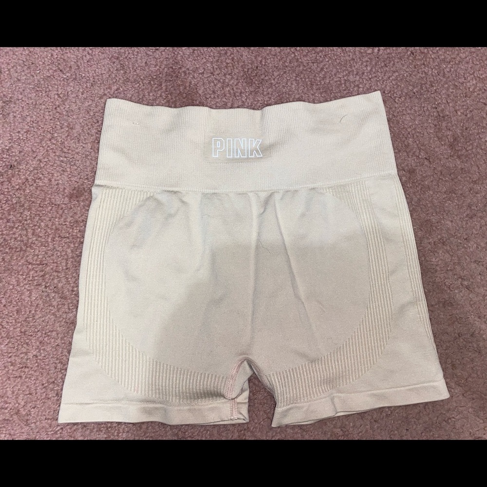 Seamless shorts